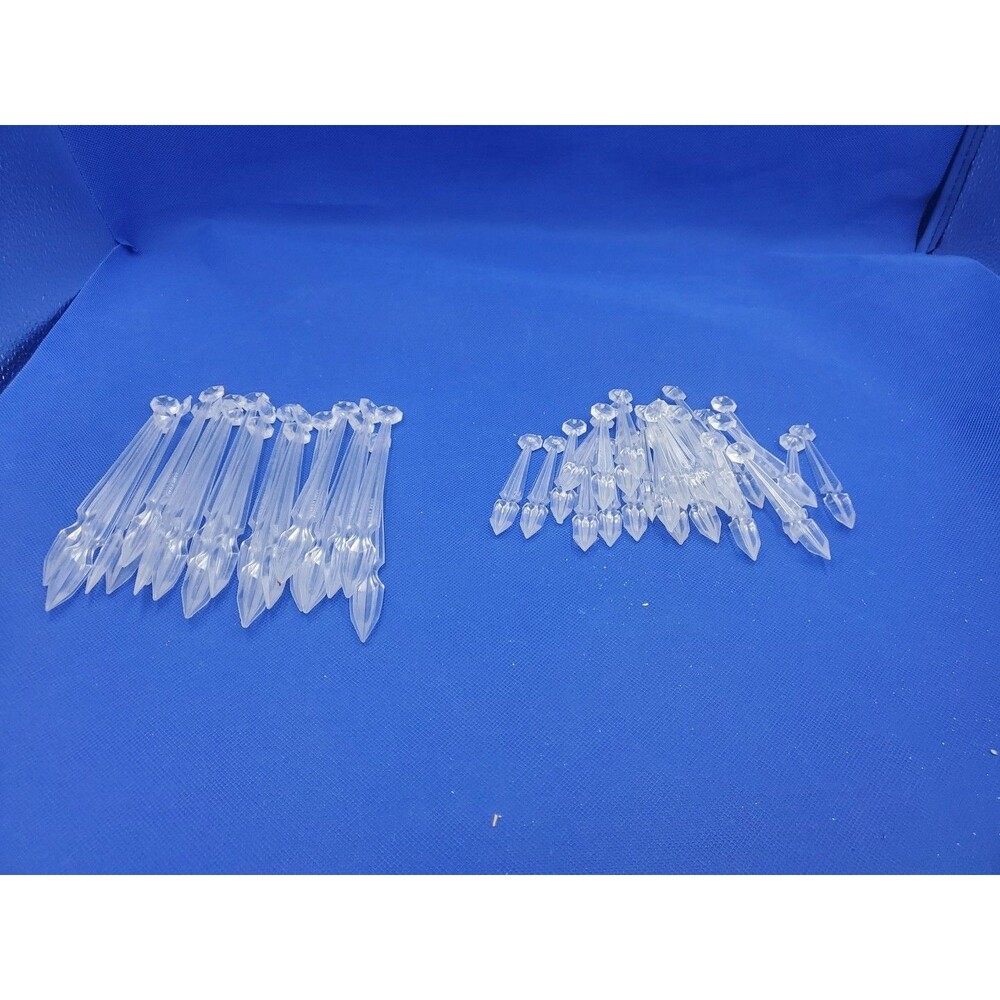 49 Vintage Plastic Hanging Spear Chandelier Lamp Prism read